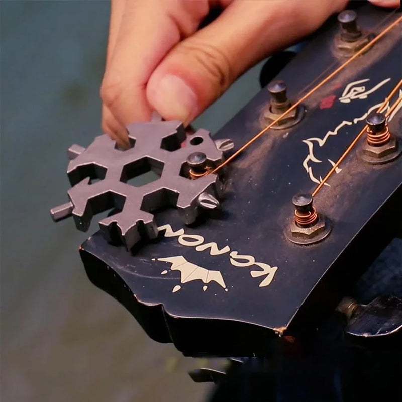 ® 18-in-1 Snowflake Multi-Tool